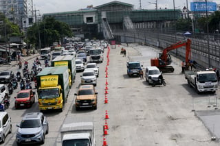 TRIBUNE-road-reblocking